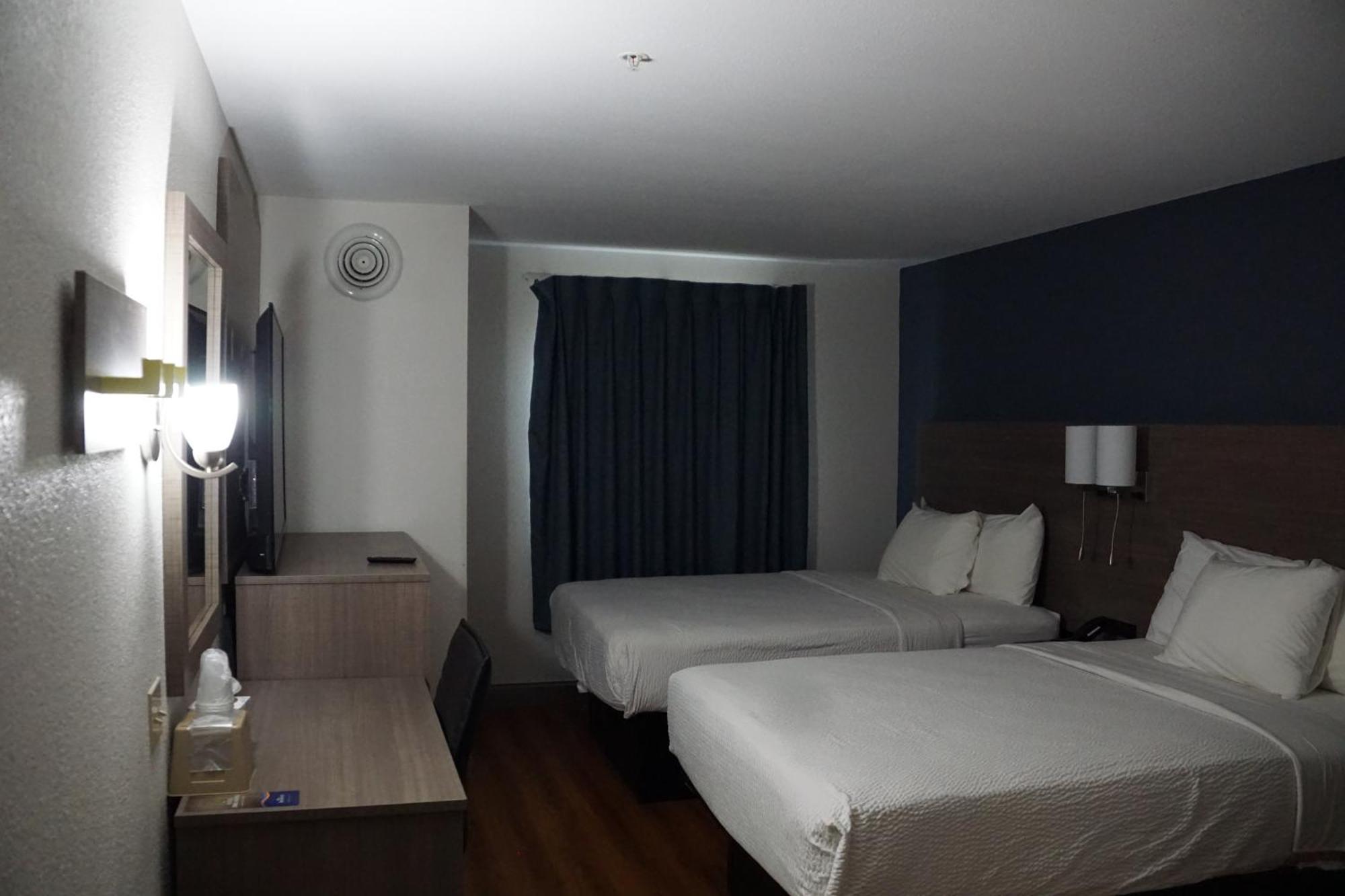 Days Inn By Wyndham Mexico Exteriör bild